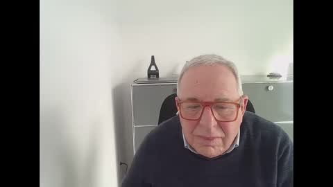 Snapshot of martin_1947 chatting on 01/04/25, 12:59 martin_1947 online show from 01/04/25, 12:59
