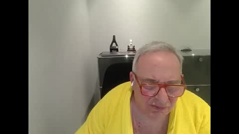 Snapshot of martin_1947 chatting on 02/08/25, 09:15 martin_1947 online show from 02/08/25, 09:15