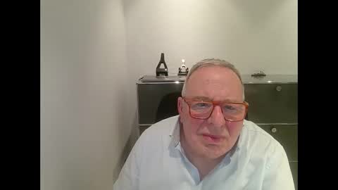 Snapshot of martin_1947 chatting on 02/15/25, 11:25 martin_1947 online show from 02/15/25, 11:25