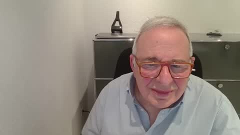 Snapshot of martin_1947 chatting on 11/19/25, 09:48 martin_1947 online show from 11/19/25, 09:48