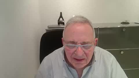 Snapshot of martin_1947 chatting on 02/26/26, 11:15 martin_1947 online show from 02/26/26, 11:15