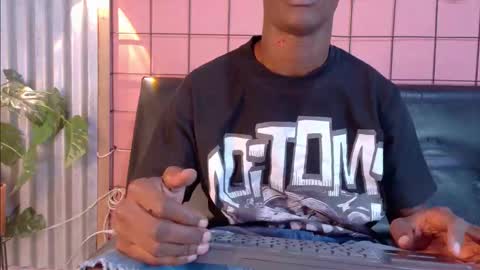 Snapshot of martin_killer chatting on 10/27/25, 01:09 Martin online show from 10/27/25, 01:09