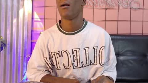 Snapshot of martin_killer chatting on 11/06/25, 01:28 Martin online show from 11/06/25, 01:28