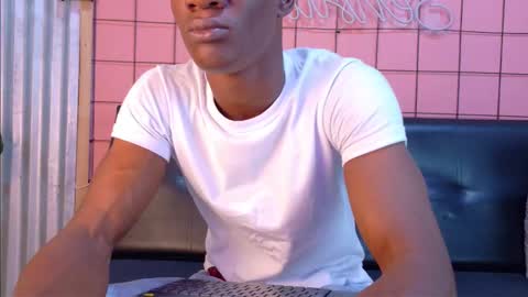 Snapshot of martin_killer chatting on 11/11/25, 01:16 Martin online show from 11/11/25, 01:16