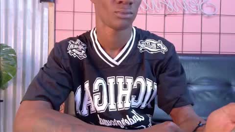 Snapshot of martin_killer chatting on 11/15/25, 01:25 Martin online show from 11/15/25, 01:25