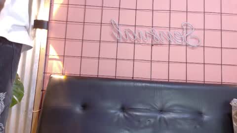 Snapshot of martin_killer chatting on 11/17/25, 01:22 Martin online show from 11/17/25, 01:22