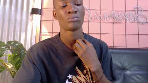 Snapshot of martin_killer chatting on 11/19/25, 01:27 Martin online show from 11/19/25, 01:27