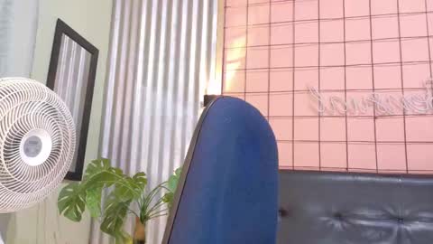 Snapshot of martin_killer chatting on 11/21/25, 01:26 Martin online show from 11/21/25, 01:26