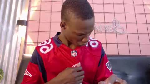 Snapshot of martin_killer chatting on 11/27/25, 01:18 Martin online show from 11/27/25, 01:18