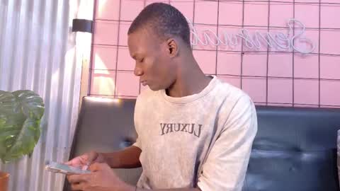 Snapshot of martin_killer chatting on 12/02/25, 01:33 Martin online show from 12/02/25, 01:33