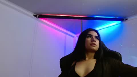 100 explicit here. follow  online show from 06/11/26, 12:32