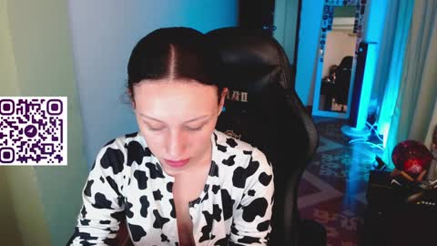 mari online show from 02/04/25, 02:39