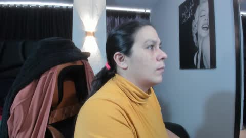  MARTINA   online show from 01/04/25, 05:37