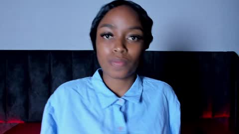 Laura online show from 01/08/25, 12:17