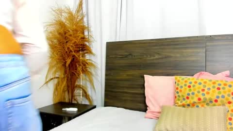 martina mIIler online show from 02/05/25, 12:49