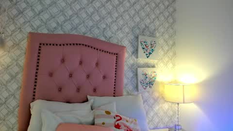 Snapshot of martina_rivera_ chatting on 04/15/26, 12:01 Martina online show from 04/15/26, 12:01