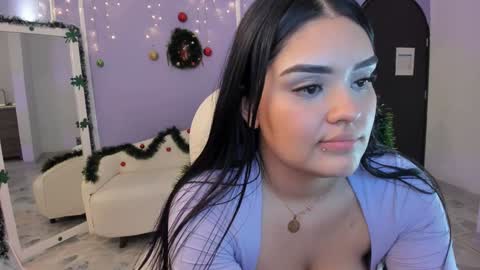 Snapshot of martina_saenz1 chatting on 12/05/24, 11:18 Martina  online show from 12/05/24, 11:18
