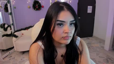 Snapshot of martina_saenz1 chatting on 12/13/24, 11:50 Martina  online show from 12/13/24, 11:50