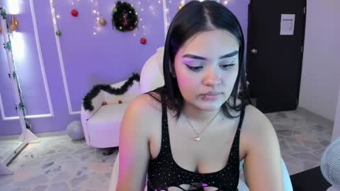 Snapshot of martina_saenz1 chatting on 12/21/24, 08:10 Martina  online show from 12/21/24, 08:10