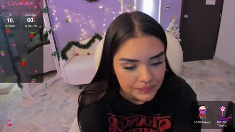 Snapshot of martina_saenz1 chatting on 12/27/24, 10:37 Martina  online show from 12/27/24, 10:37