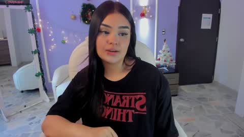 Snapshot of martina_saenz1 chatting on 01/06/25, 05:59 Martina  online show from 01/06/25, 05:59