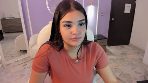 Snapshot of martina_saenz1 chatting on 01/20/25, 10:59 Martina  online show from 01/20/25, 10:59