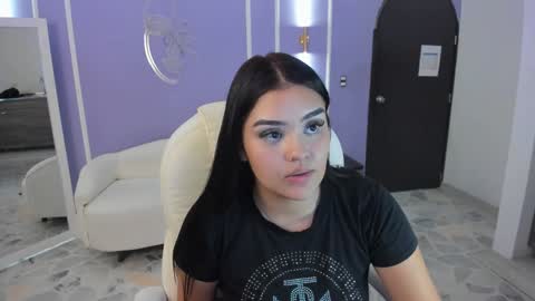 Snapshot of martina_saenz1 chatting on 01/22/25, 01:10 Martina  online show from 01/22/25, 01:10