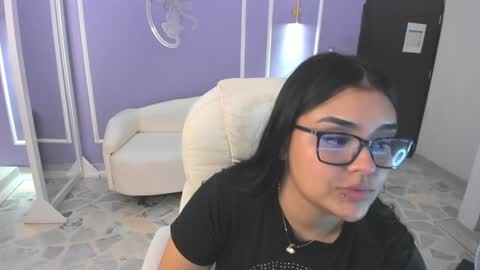 Snapshot of martina_saenz1 chatting on 01/29/25, 12:12 Martina  online show from 01/29/25, 12:12