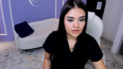 Snapshot of martina_saenz1 chatting on 02/06/25, 01:38 Martina  online show from 02/06/25, 01:38