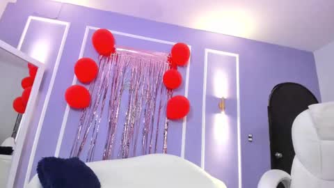 Snapshot of martina_saenz1 chatting on 02/22/25, 11:03 Martina  online show from 02/22/25, 11:03