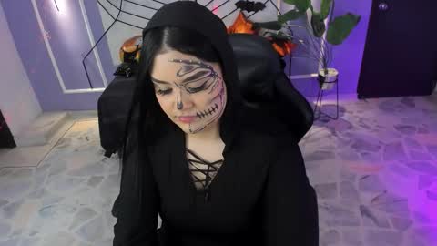 Snapshot of martina_saenz1 chatting on 10/20/25, 09:48 Martina  online show from 10/20/25, 09:48