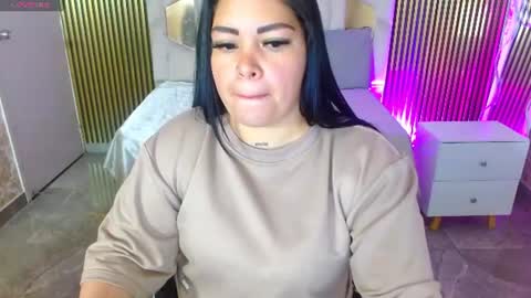 Hey im martina online show from 06/17/26, 05:21