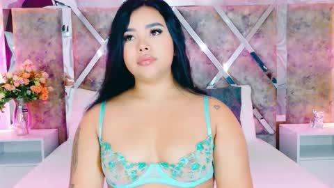 Snapshot of martinagarcia__ chatting on 10/20/25, 06:30 Martina Garcia online show from 10/20/25, 06:30