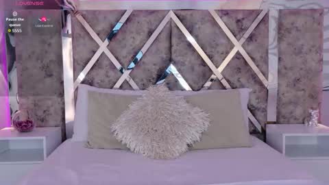 Snapshot of martinagarcia__ chatting on 11/14/25, 07:56 Martina Garcia online show from 11/14/25, 07:56