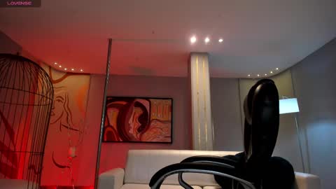 Martinna Bonnet online show from 02/17/25, 10:29
