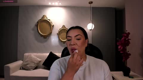 Martinna Bonnet online show from 02/23/25, 11:22