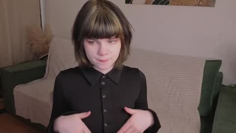Snapshot of mary_backerr chatting on 05/19/26, 01:28 Mary online show from 05/19/26, 01:28