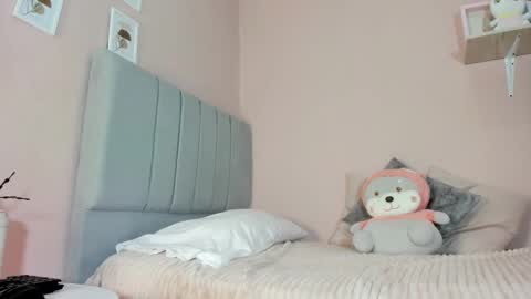 mary_cute9 online show from 10/08/25, 12:14