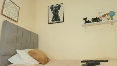 mary_cute9 online show from 05/24/26, 03:00