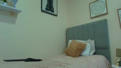 mary_cute9 online show from 07/12/26, 12:07