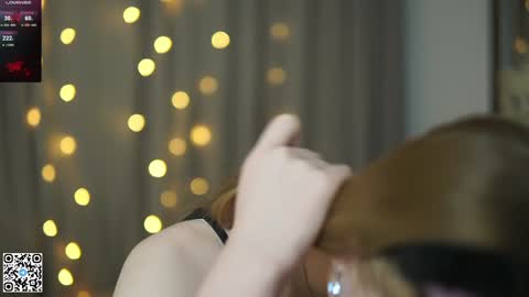 Mary online show from 12/12/24, 01:49