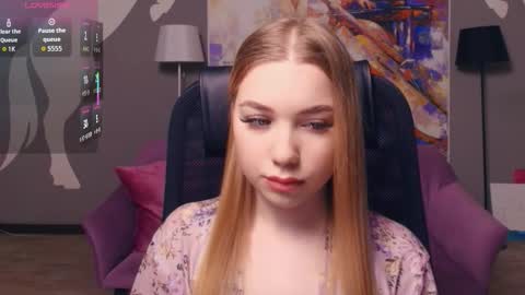 Snapshot of mary_hope_u chatting on 12/04/25, 10:35 Mary online show from 12/04/25, 10:35