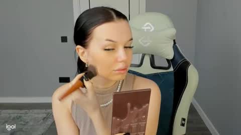 mary_jain13 online show from 10/17/25, 08:28