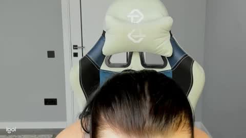 mary_jain13 online show from 10/21/25, 08:26