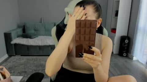 mary_jain13 online show from 10/29/25, 07:54