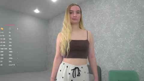 Snapshot of mary_laand chatting on 10/16/25, 02:56 Mary . online show from 10/16/25, 02:56