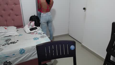 Snapshot of mary_live18 chatting on 01/15/25, 12:04 Hi guys im Mary online show from 01/15/25, 12:04