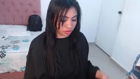 Snapshot of mary_live18 chatting on 02/08/25, 12:17 Hi guys im Mary online show from 02/08/25, 12:17