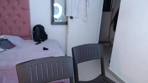 Snapshot of mary_live18 chatting on 03/09/25, 12:09 Hi guys im Mary online show from 03/09/25, 12:09