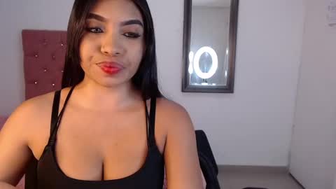 Snapshot of mary_live18 chatting on 03/11/25, 12:17 Hi guys im Mary online show from 03/11/25, 12:17
